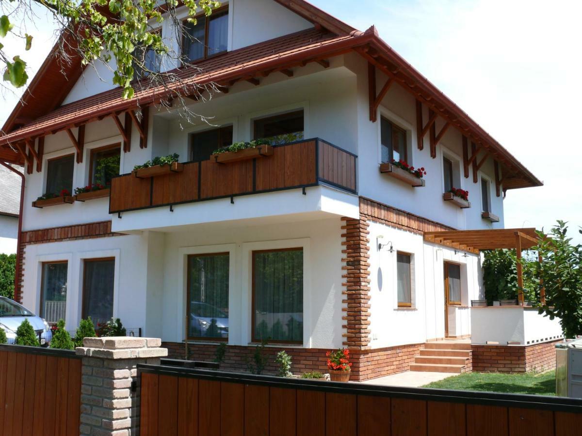 Sara Apartman Hévíz Extérieur photo