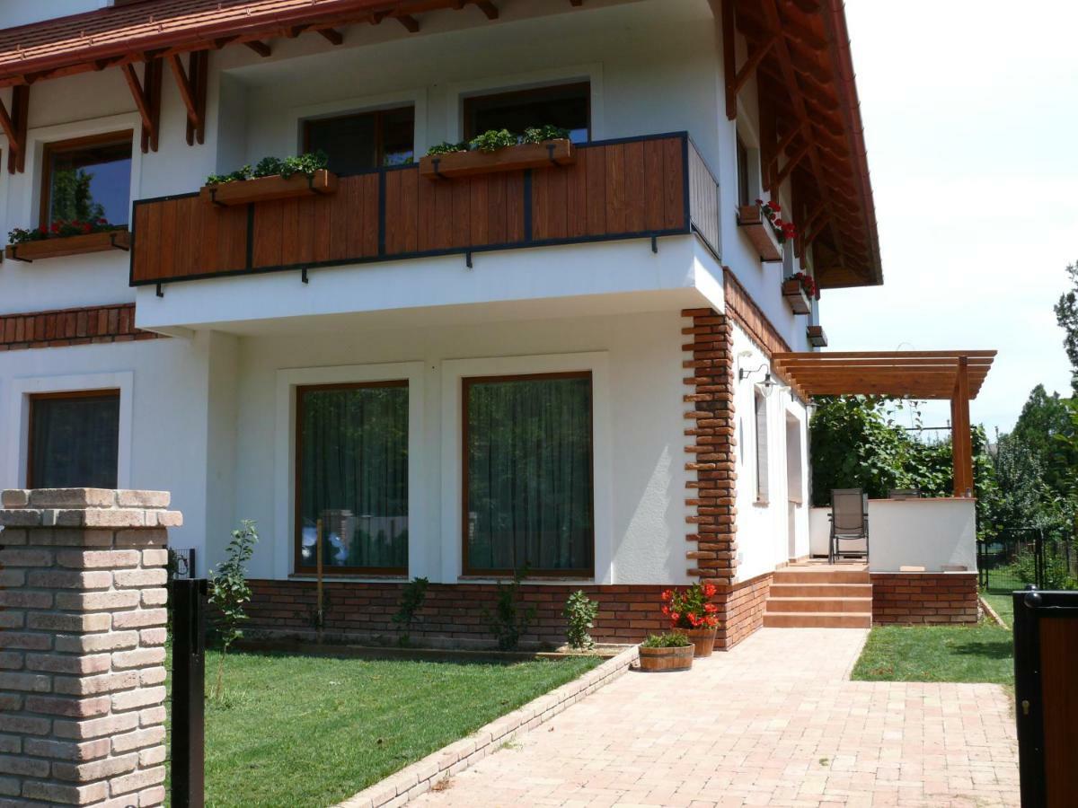 Sara Apartman Hévíz Extérieur photo